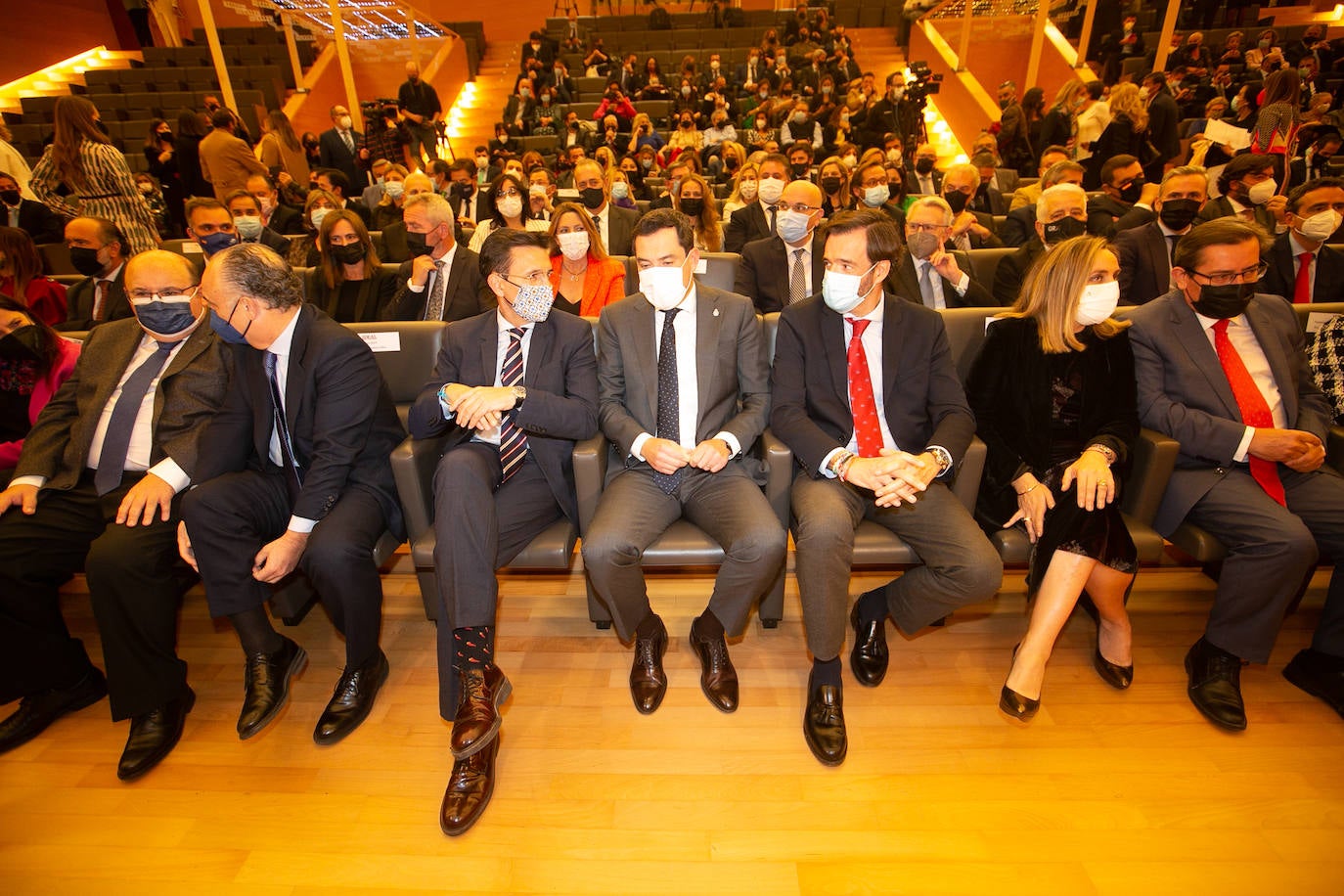 Homenajeados, autoridades e invitados en la gala de entrega de los Premios Ideales 2021.