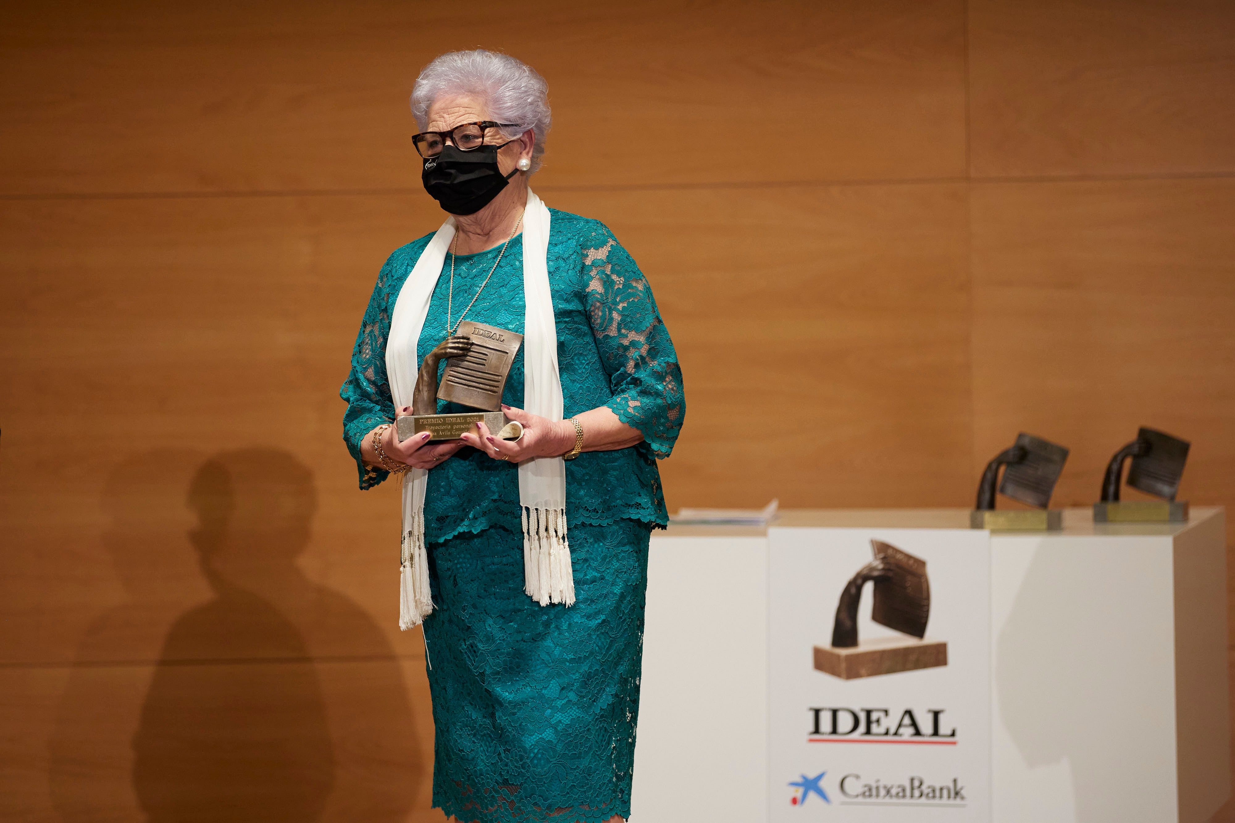 Homenajeados, autoridades e invitados en la gala de entrega de los Premios Ideales 2021.