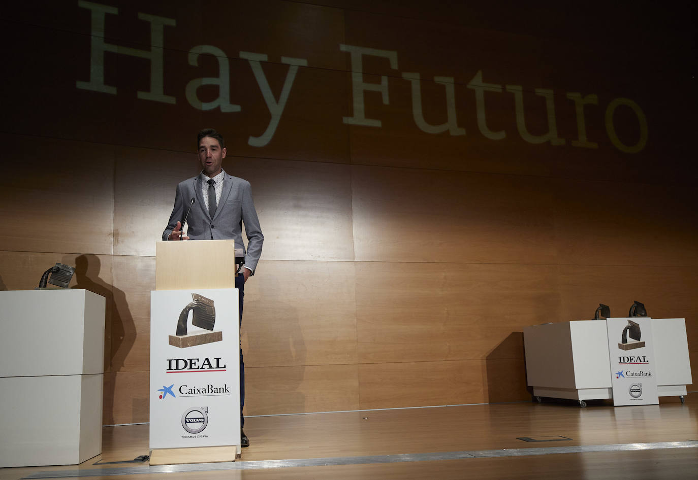 Homenajeados, autoridades e invitados en la gala de entrega de los Premios Ideales 2021.