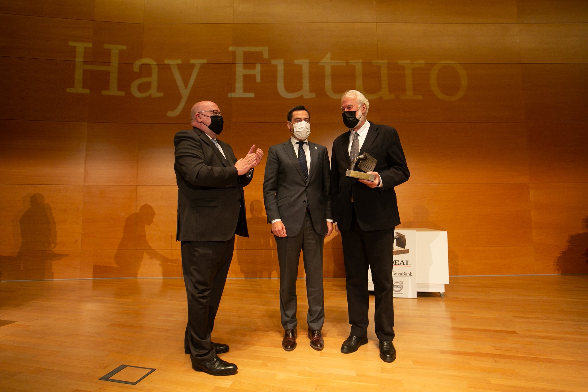 Homenajeados, autoridades e invitados en la gala de entrega de los Premios Ideales 2021.