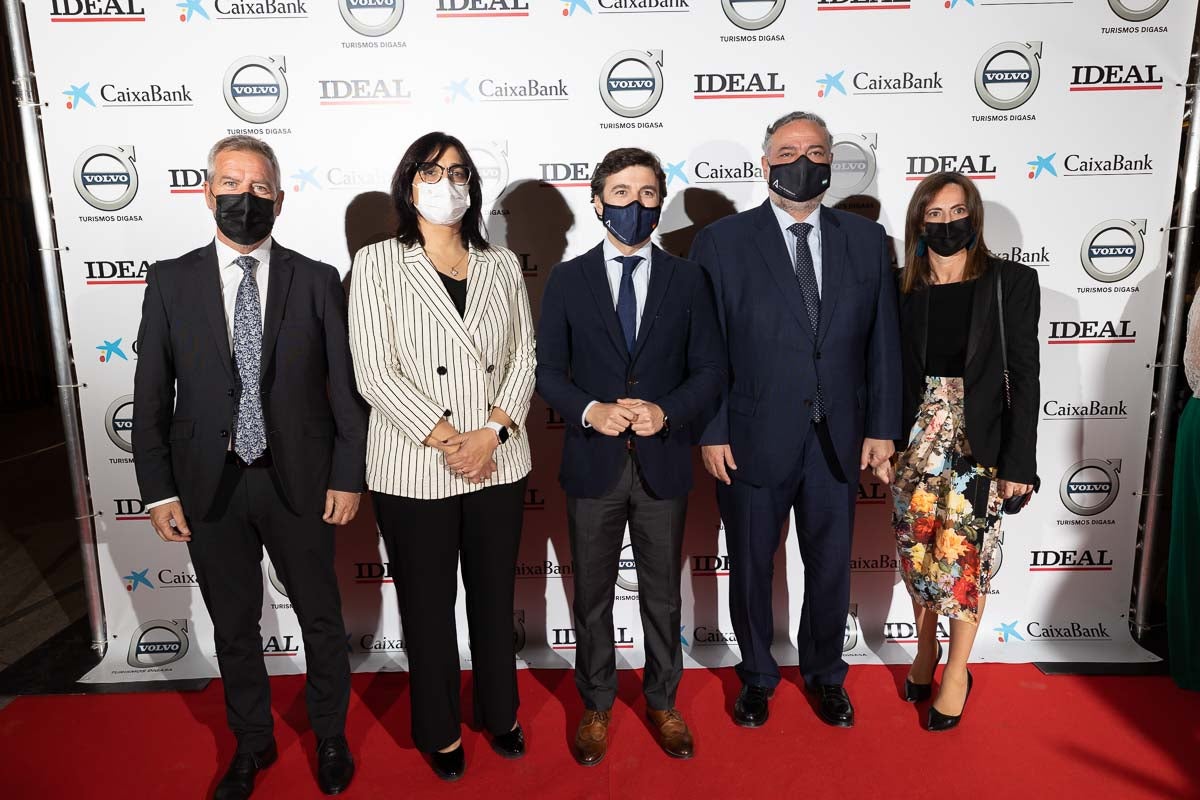 Homenajeados, autoridades e invitados en la gala de entrega de los Premios Ideales 2021.