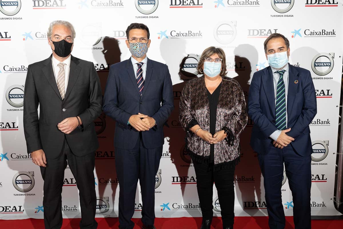 Homenajeados, autoridades e invitados en la gala de entrega de los Premios Ideales 2021.