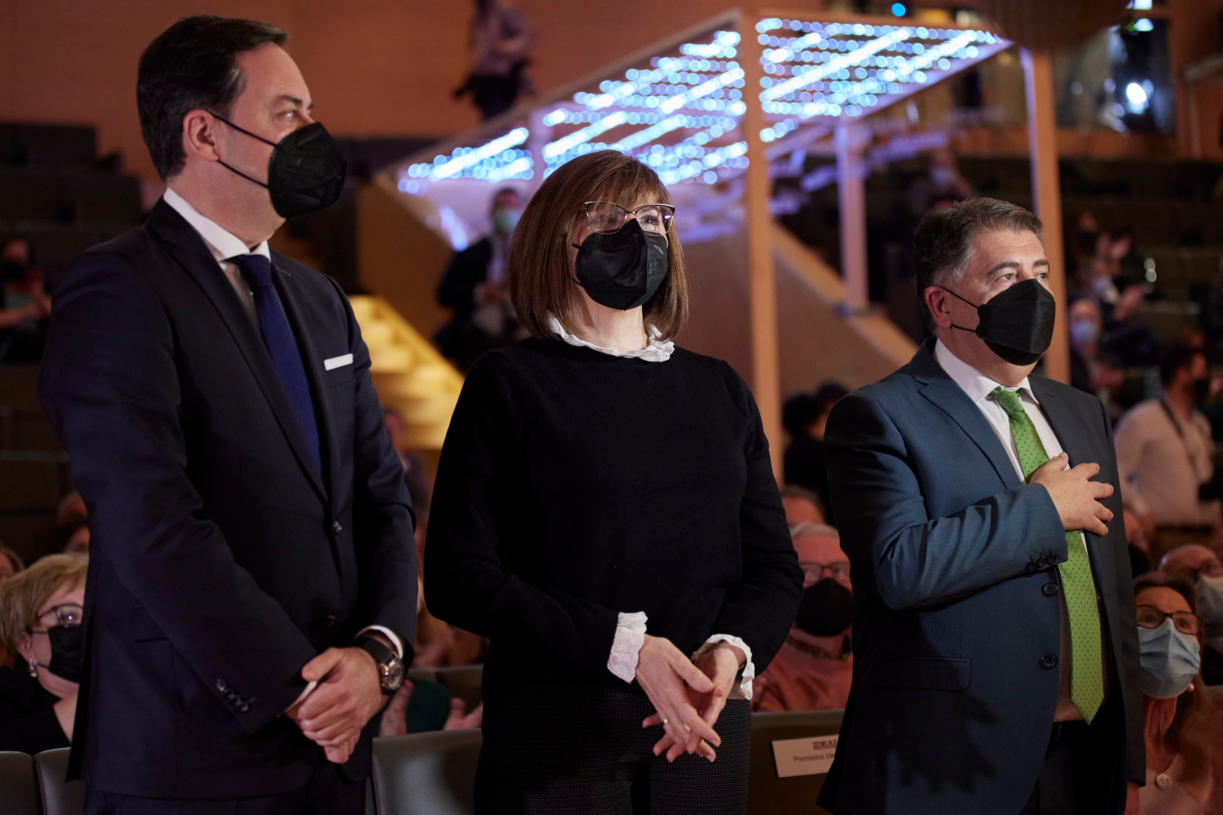 Homenajeados, autoridades e invitados en la gala de entrega de los Premios Ideales 2021.