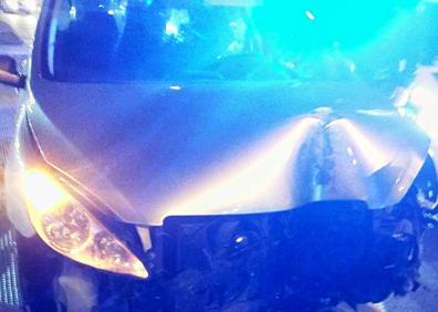 Imagen secundaria 1 - Imágenes del accidente en Calle Neptuno.