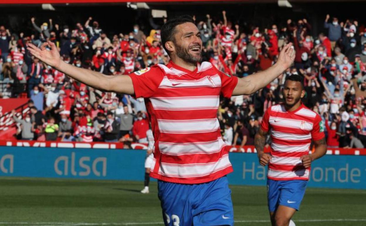 Jorge Molina, entusiasmado en la celebración de uno de sus goles. 