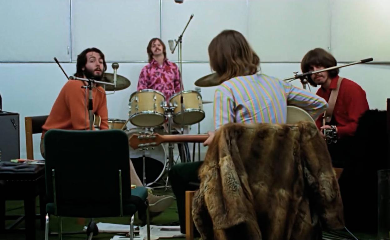 Paul, Ringo, John y George, en el documental 'Get Back'. 
