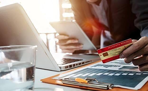 Autónomos y empleo: Aviso de la Seguridad Social a los autónomos por sus recibos