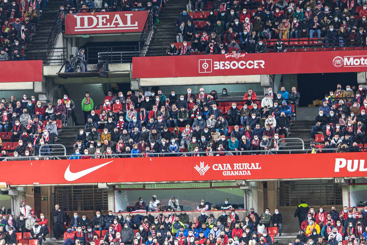 Fotos: Encuéntrate en la grada del Granada-Atlético de Madrid