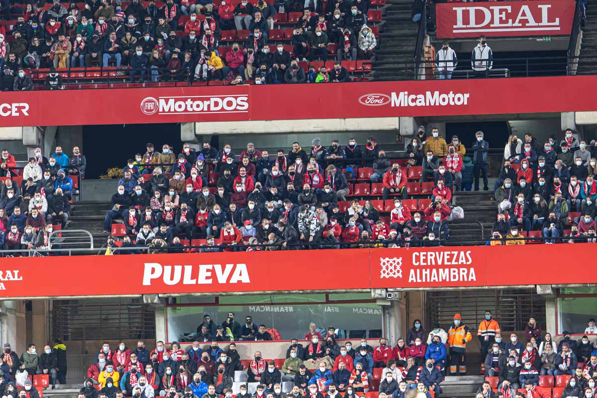 Fotos: Encuéntrate en la grada del Granada-Atlético de Madrid