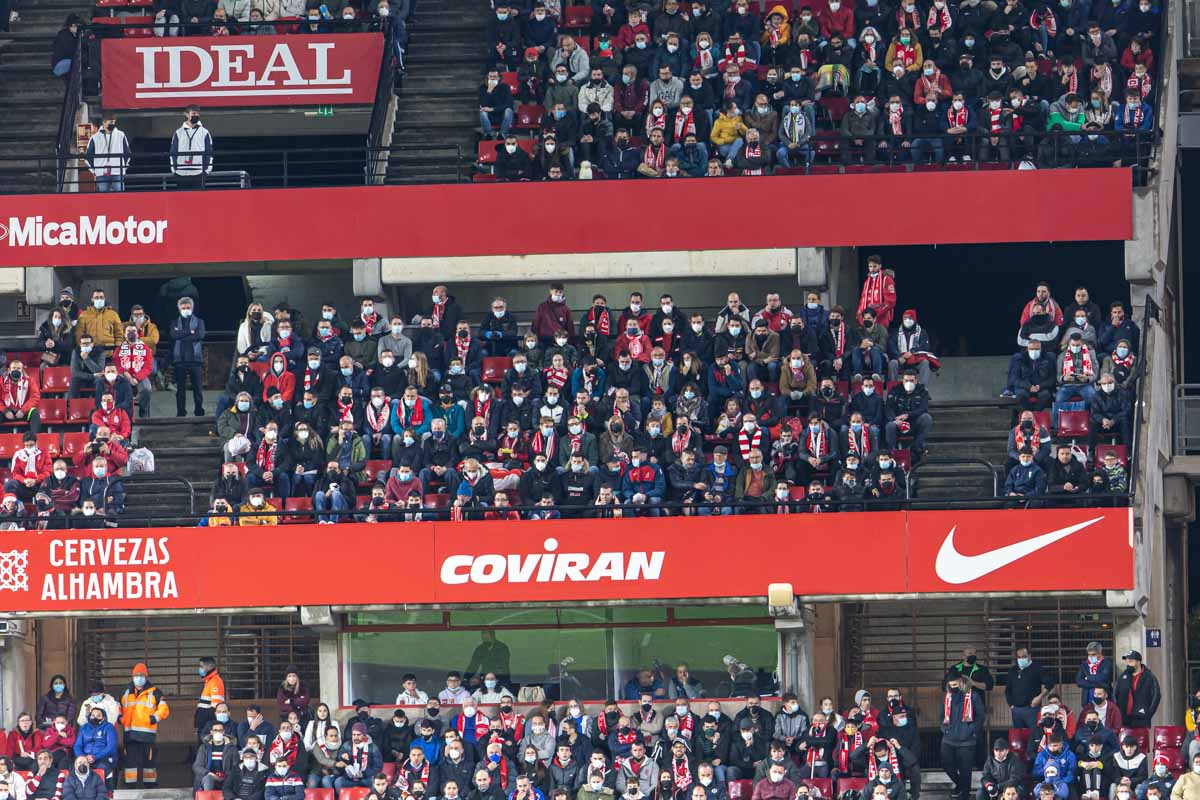 Fotos: Encuéntrate en la grada del Granada-Atlético de Madrid