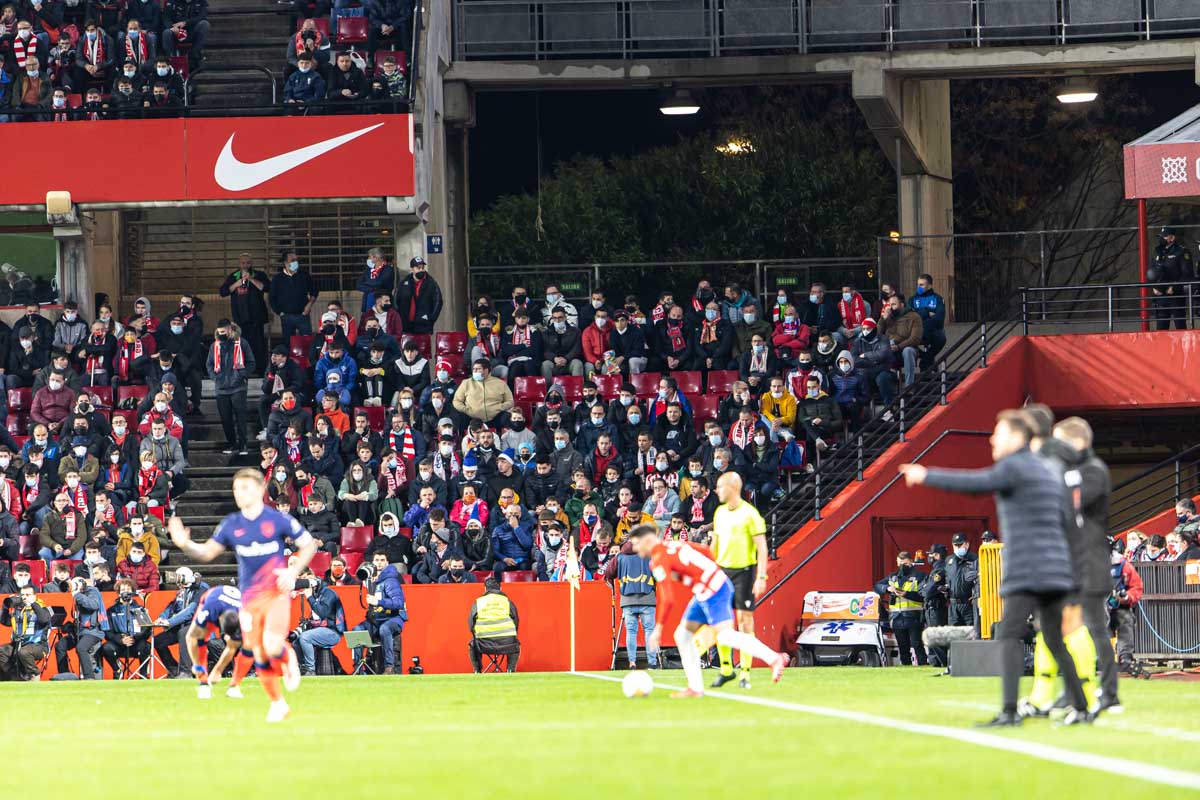 Fotos: Encuéntrate en la grada del Granada-Atlético de Madrid