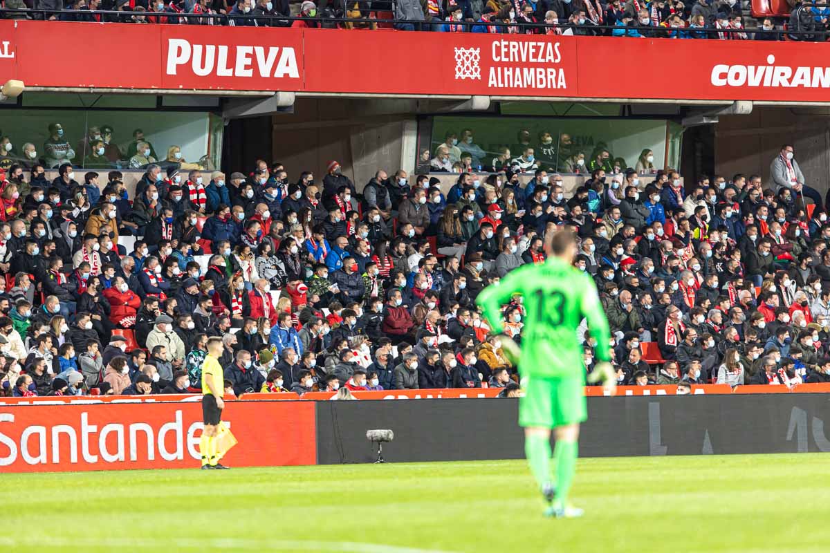 Fotos: Encuéntrate en la grada del Granada-Atlético de Madrid