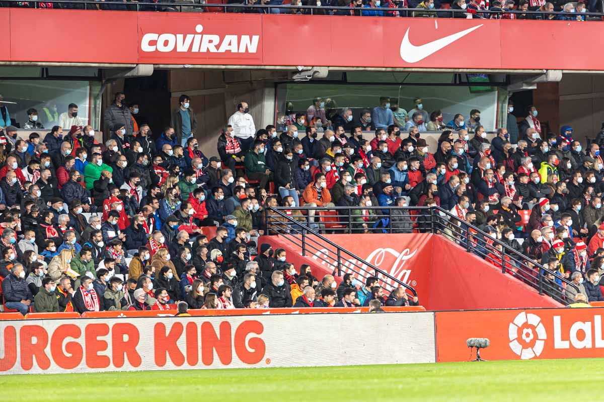 Fotos: Encuéntrate en la grada del Granada-Atlético de Madrid