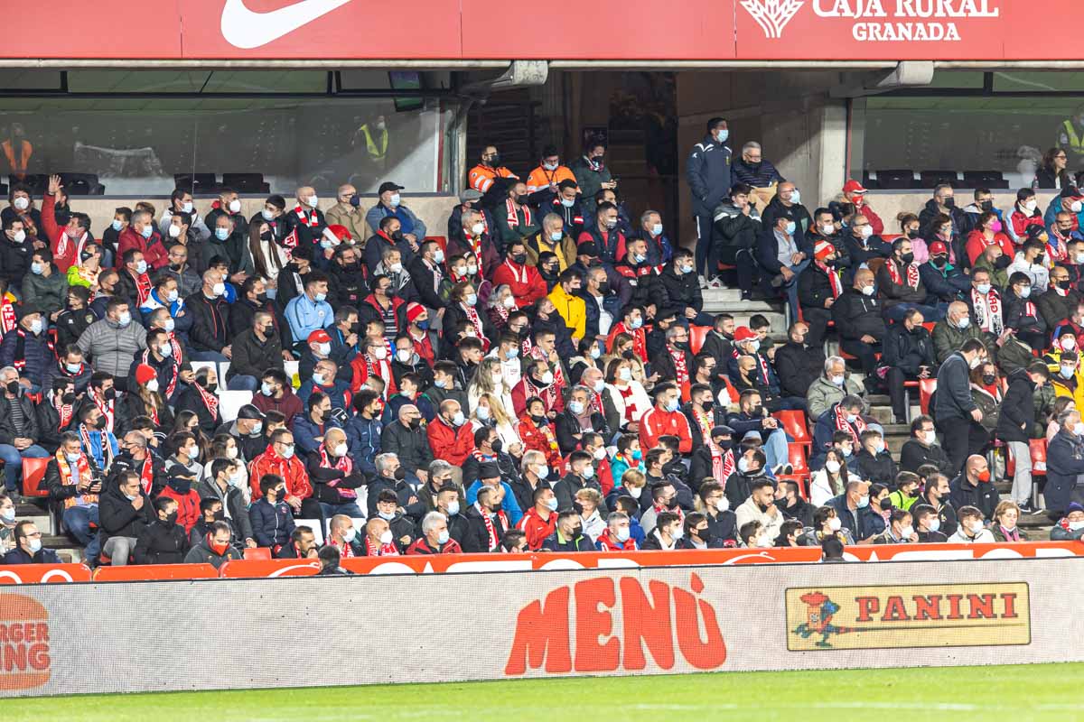 Fotos: Encuéntrate en la grada del Granada-Atlético de Madrid