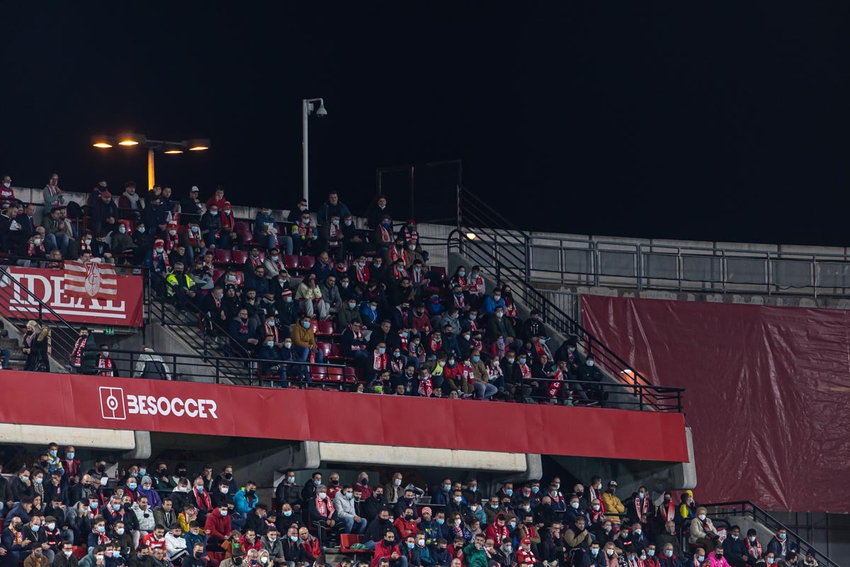 Fotos: Encuéntrate en la grada del Granada-Atlético de Madrid