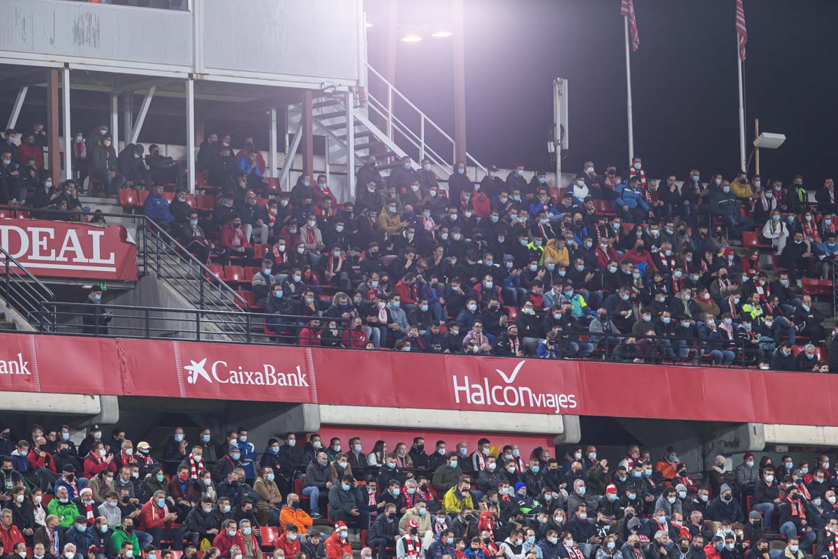Fotos: Encuéntrate en la grada del Granada-Atlético de Madrid