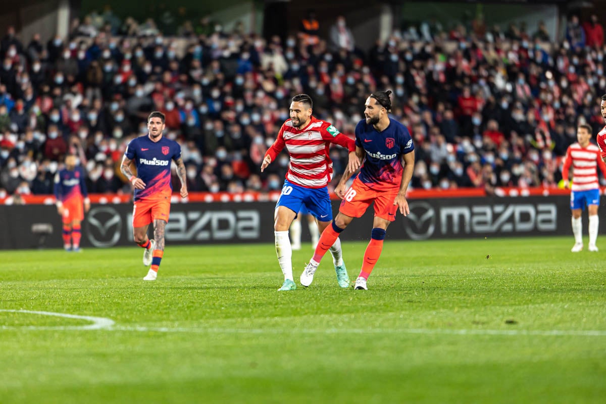 Fotos: Encuéntrate en la grada del Granada-Atlético de Madrid
