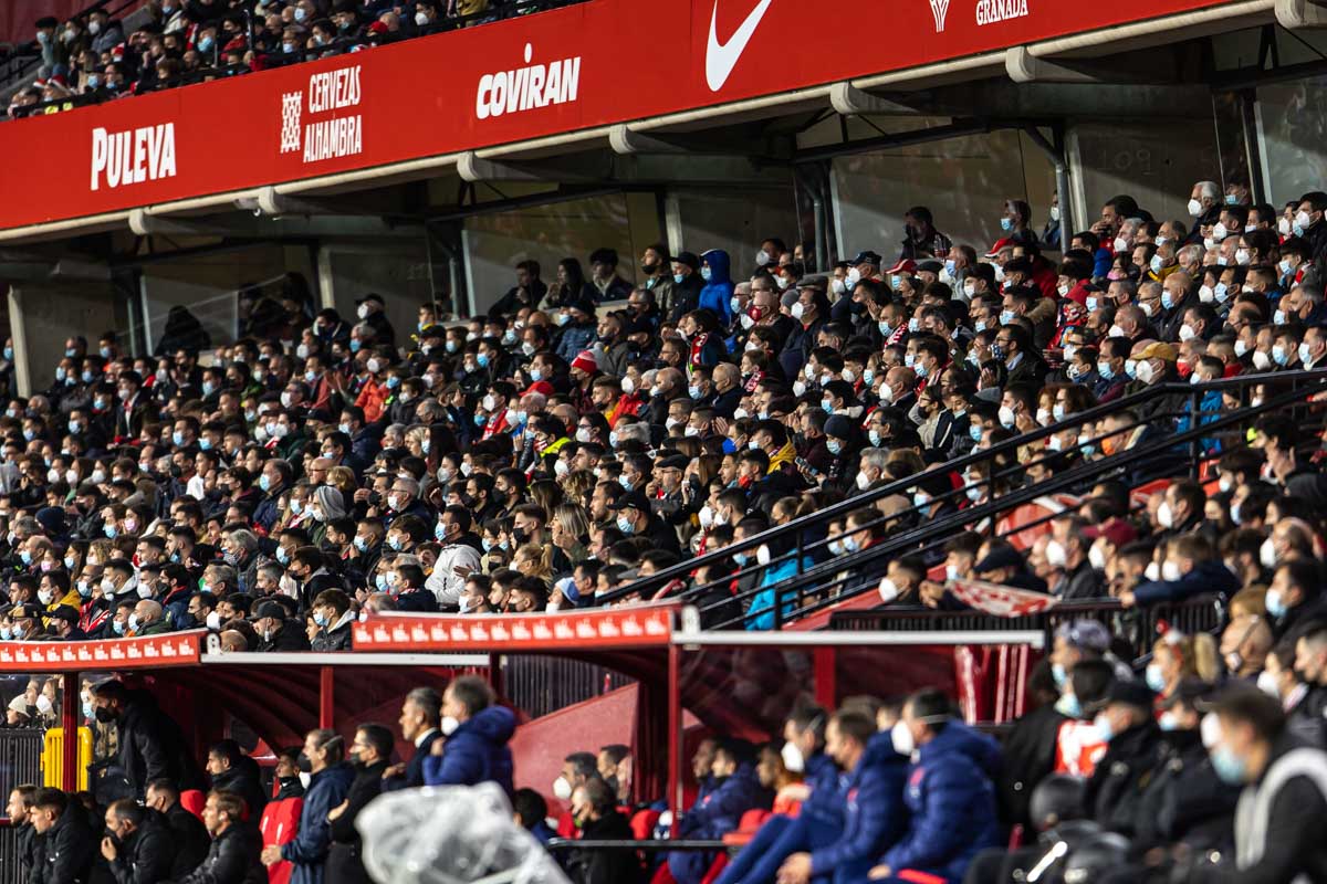 Fotos: Encuéntrate en la grada del Granada-Atlético de Madrid