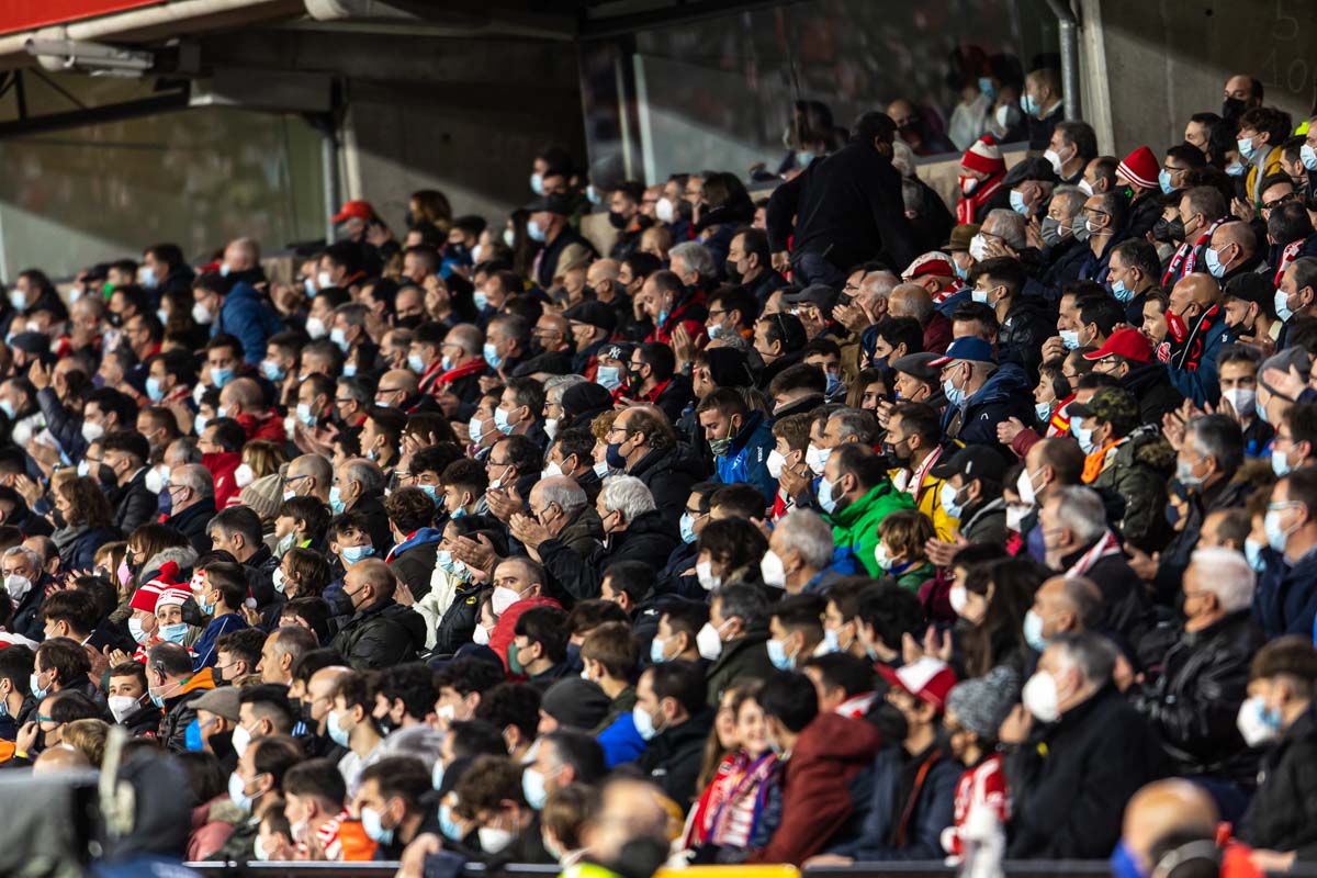 Fotos: Encuéntrate en la grada del Granada-Atlético de Madrid