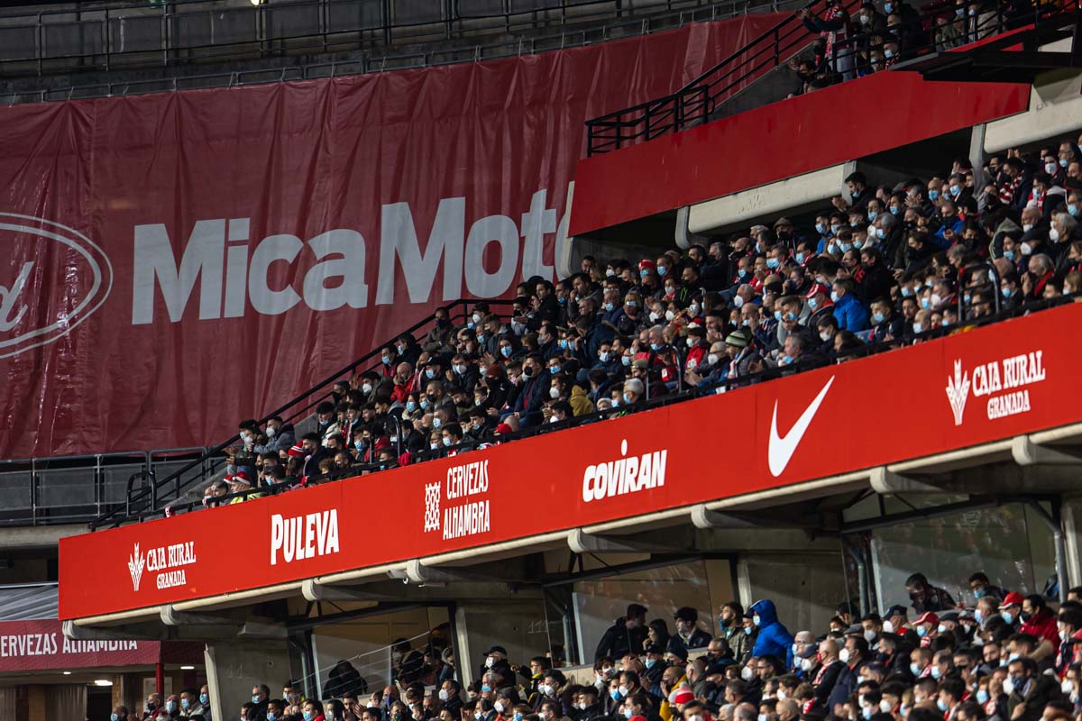 Fotos: Encuéntrate en la grada del Granada-Atlético de Madrid