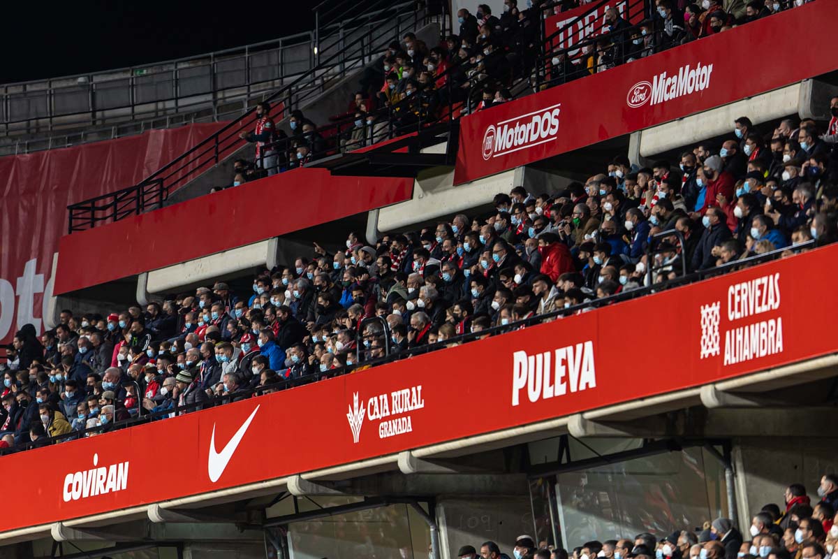 Fotos: Encuéntrate en la grada del Granada-Atlético de Madrid