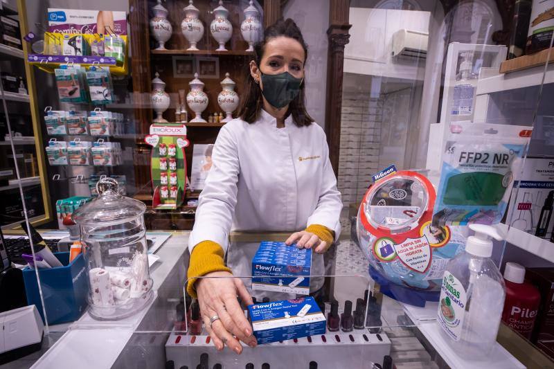 Test de covid en la farmacia Gálvez, en la calle Mesones. 