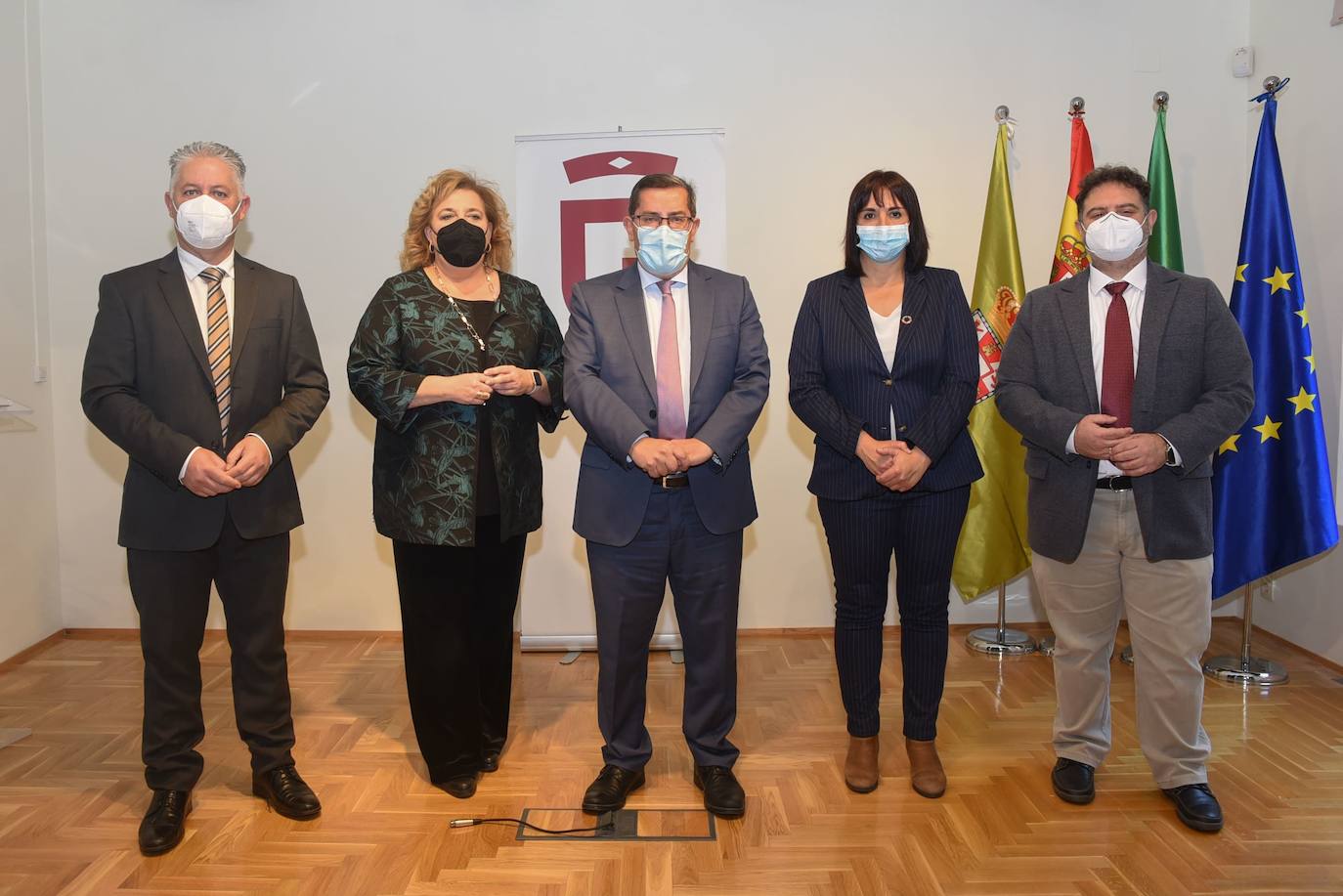 El presidente y el equipo de vicepresidentes de la Diputación en la presentación de los proyectos del año. 