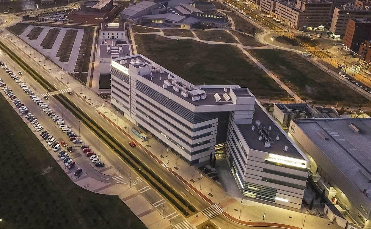 El centro de empresas y PTSalud, en primer plano.