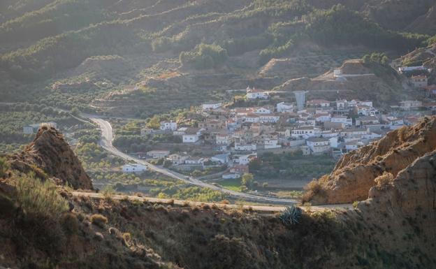 Al fondo, Beas de Guadix.