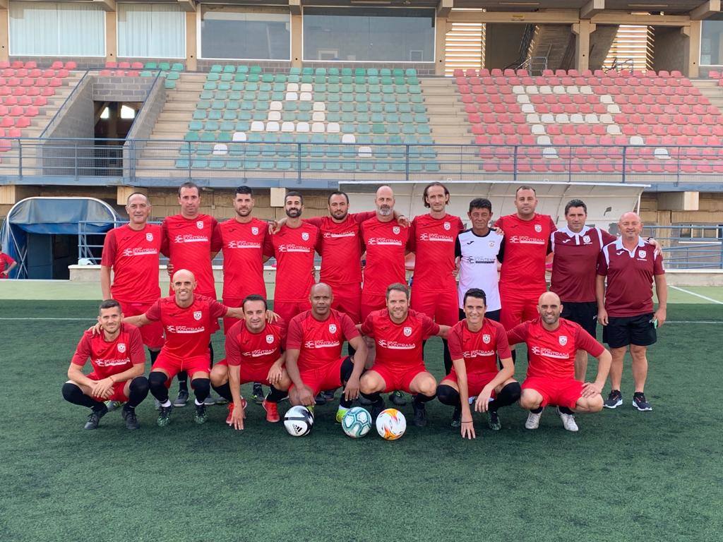 Cotransa Vícar logró el triunfo en Primera, en el Trofeo Navidad de fútbol veterano. 