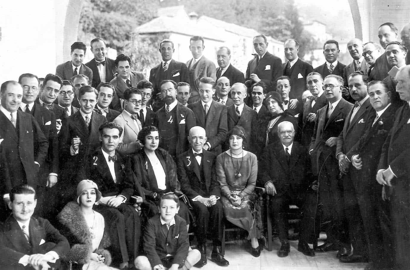 Federico García Lorca (2), Margarita Xirgu (1) y Manuel de Falla (3), en una imagen de 1922. 