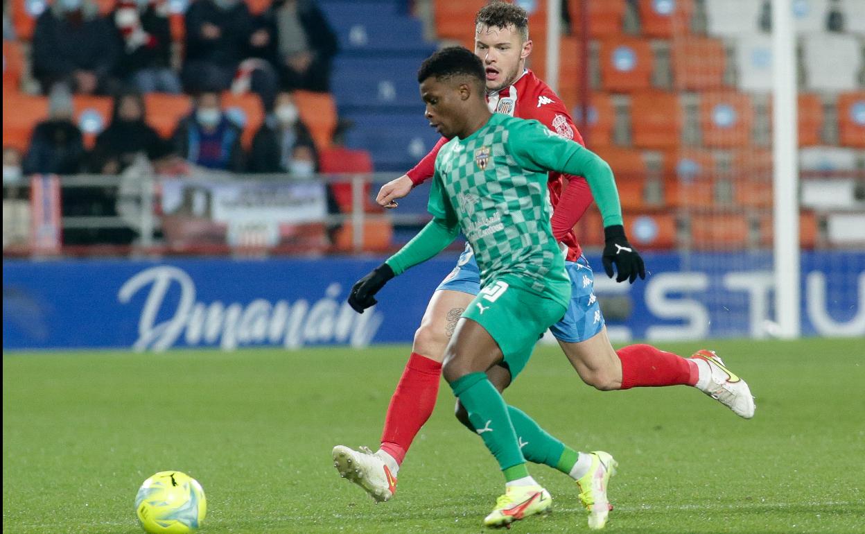 Los rojiblancos están pendiene de los tres puntos frente al Lugo como único objetivo. LOF