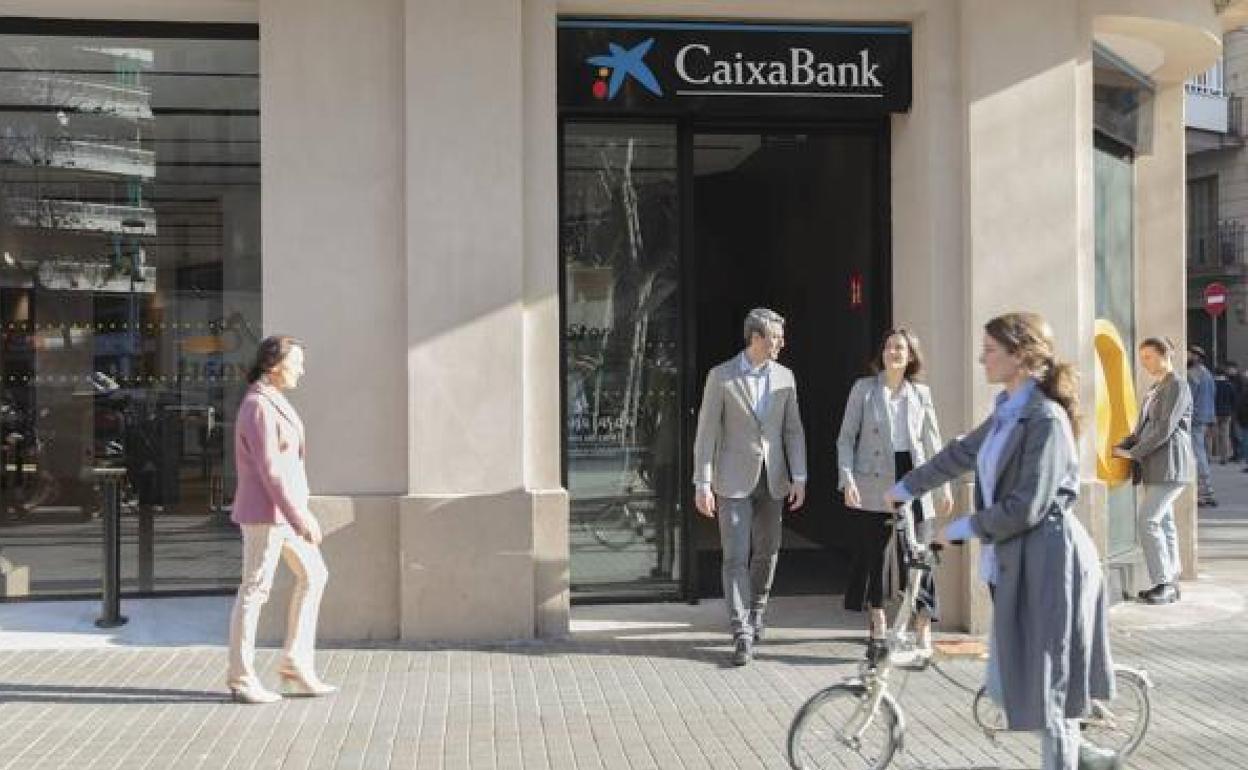 Advierten de una estafa a clientes de Caixabank.