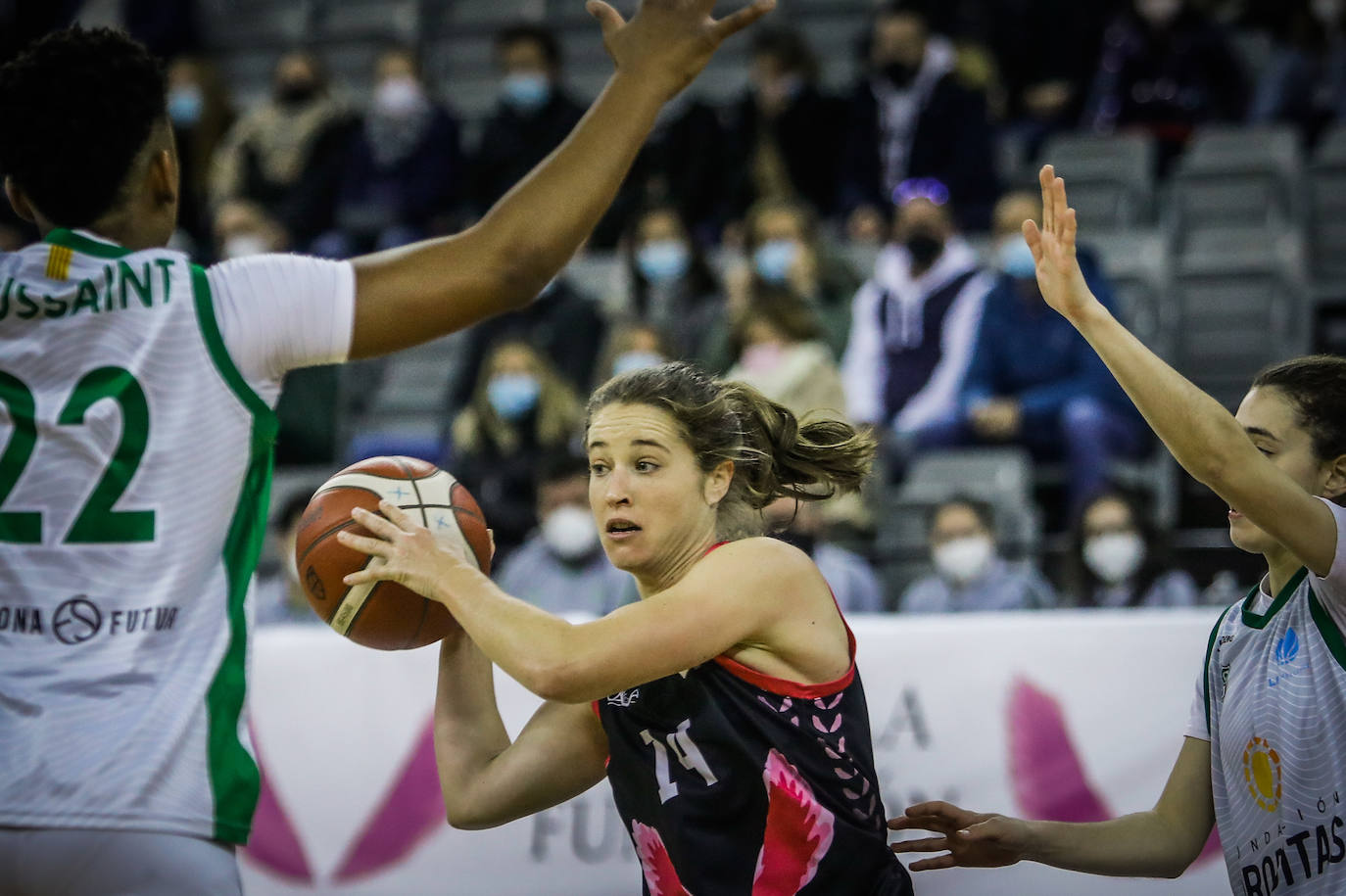 Patricia Benet lo bordó frente al Joventut.