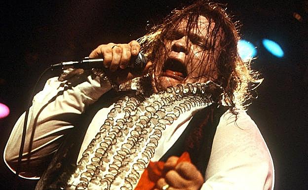 Meat Loaf se entregaba a tope en sus teatrales actuaciones.