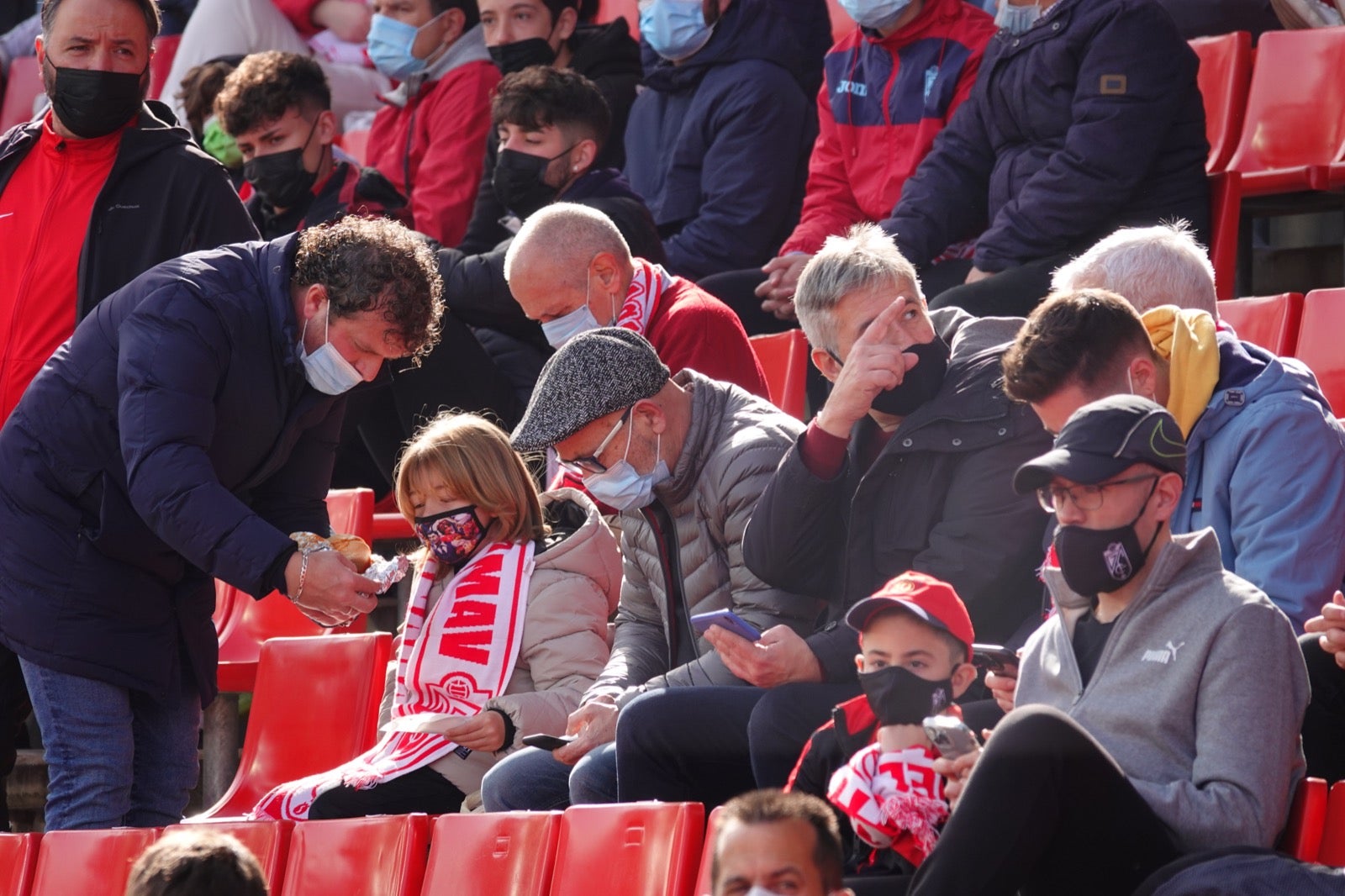 ¿Has estado en el partido entre Granada y Osasuna? Aquí puedes verte en tu localidad