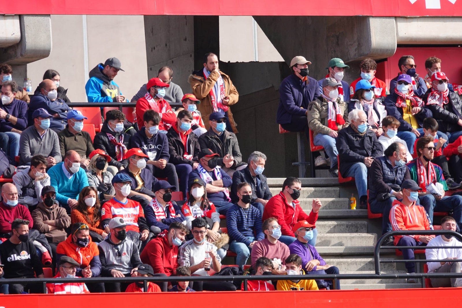¿Has estado en el partido entre Granada y Osasuna? Aquí puedes verte en tu localidad