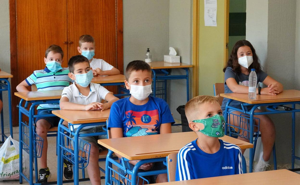 Las macsarillas se han vuelto esenciales en las clases