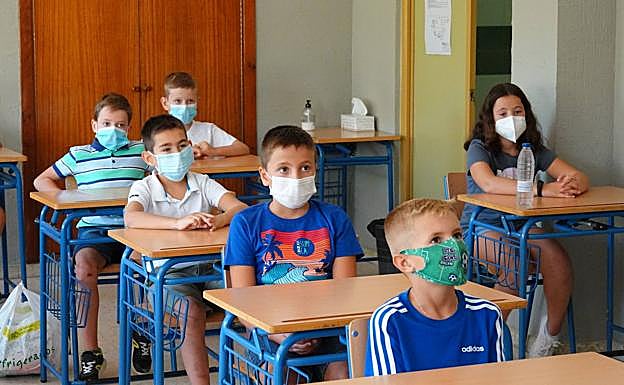 Los casos en los que los niños deben hacer cuarentena por contacto estrecho