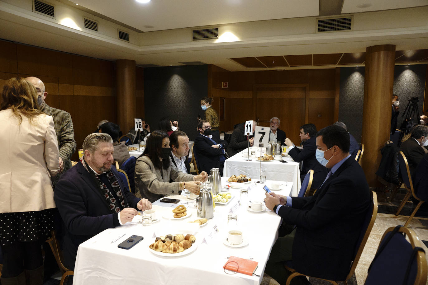 Fotos: Así ha sido el Desayuno IDEAL con el consejero de Salud, Jesús Aguirre