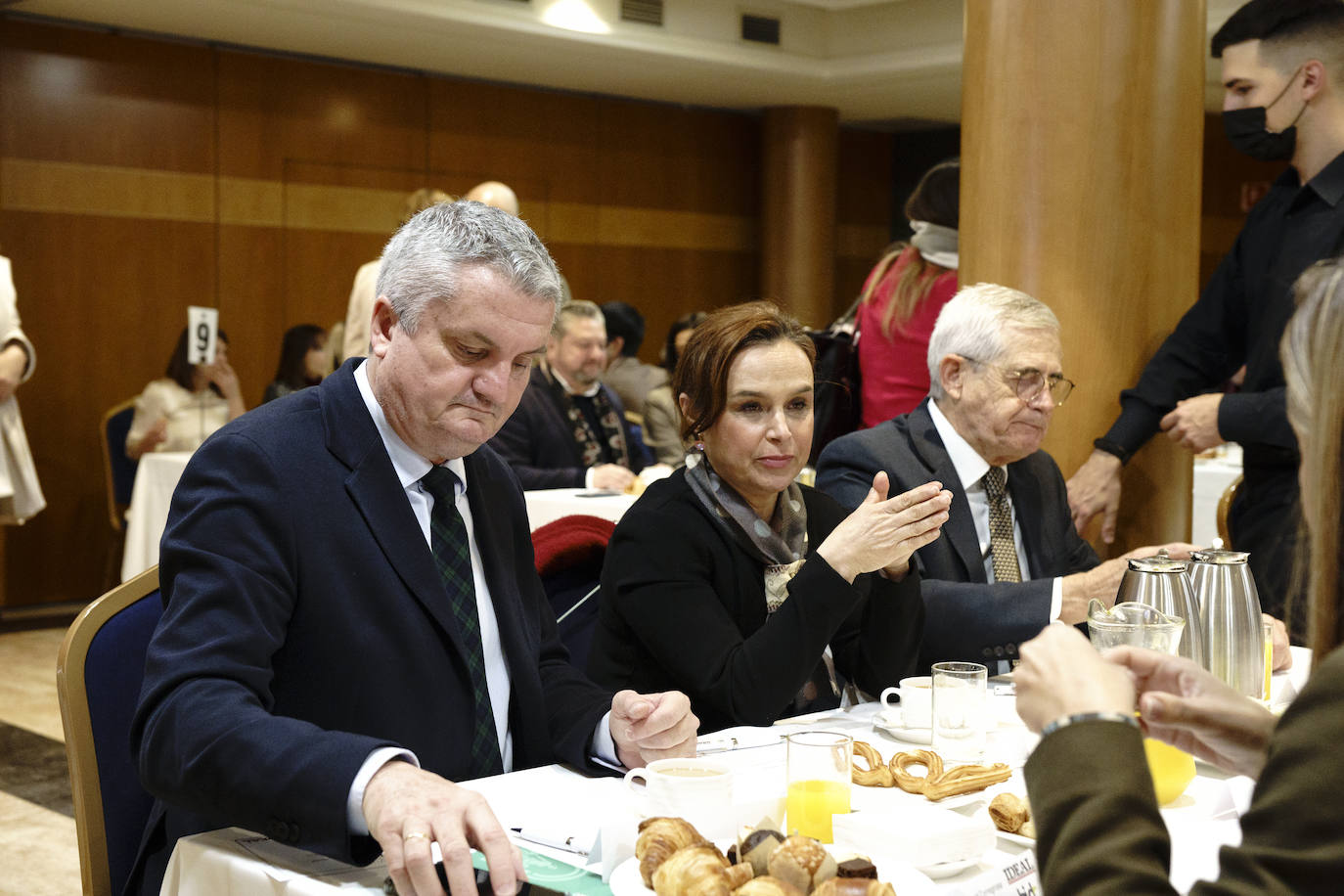 Fotos: Así ha sido el Desayuno IDEAL con el consejero de Salud, Jesús Aguirre