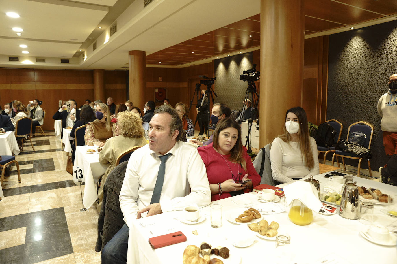 Fotos: Así ha sido el Desayuno IDEAL con el consejero de Salud, Jesús Aguirre