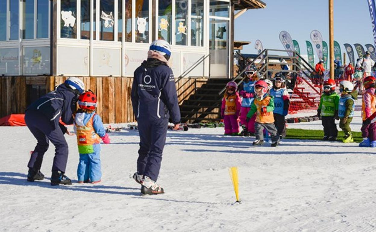 Clases de esquí para los más pequeños en Sierra Nevada