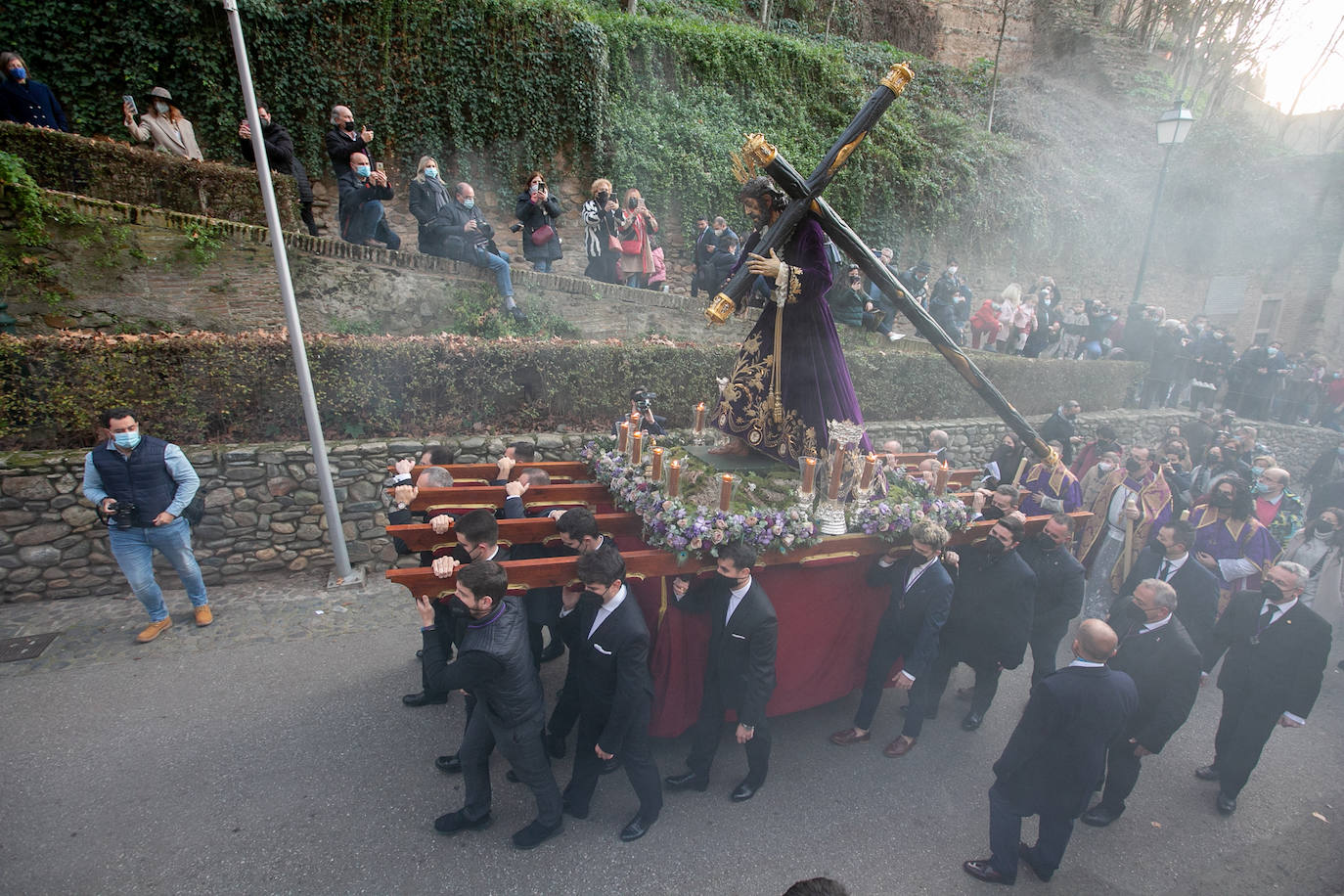 La Borriquilla y el Nazareno, por las calles de Granada.