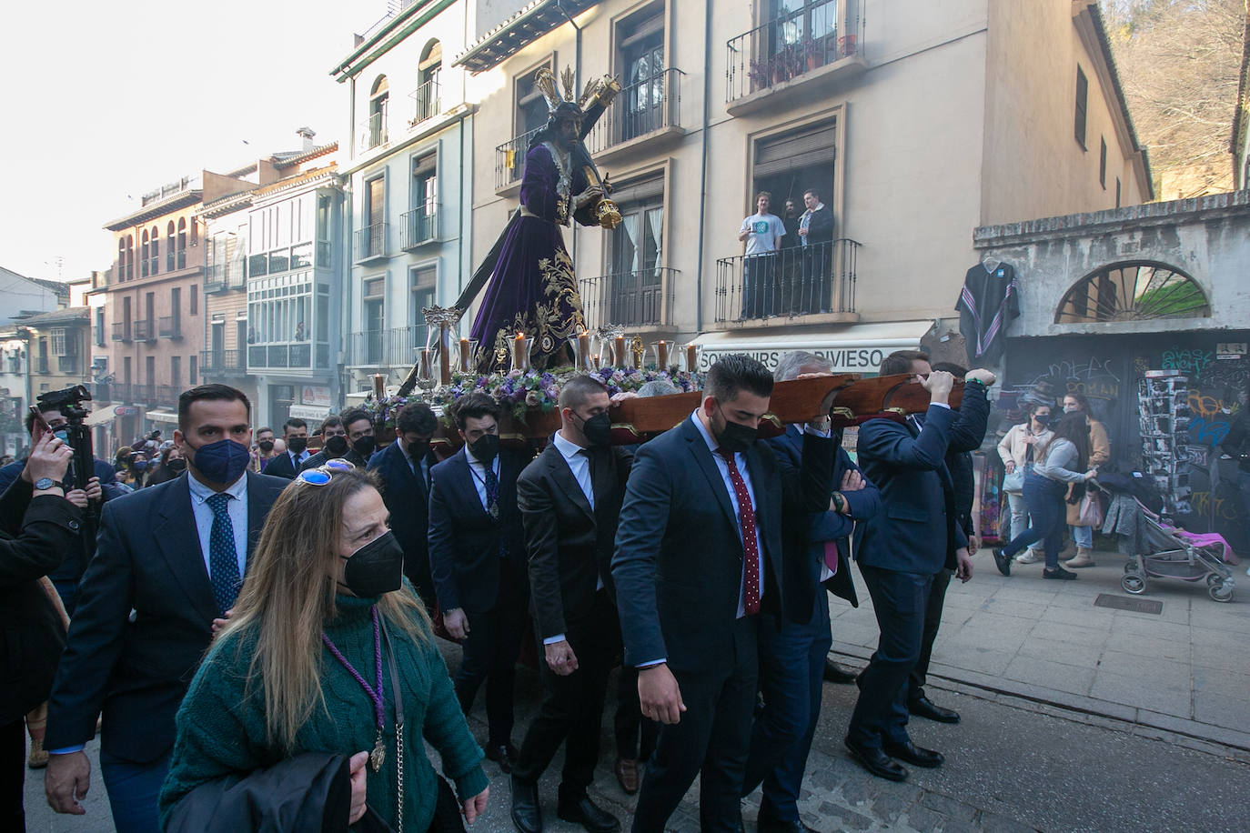 La Borriquilla y el Nazareno, por las calles de Granada.