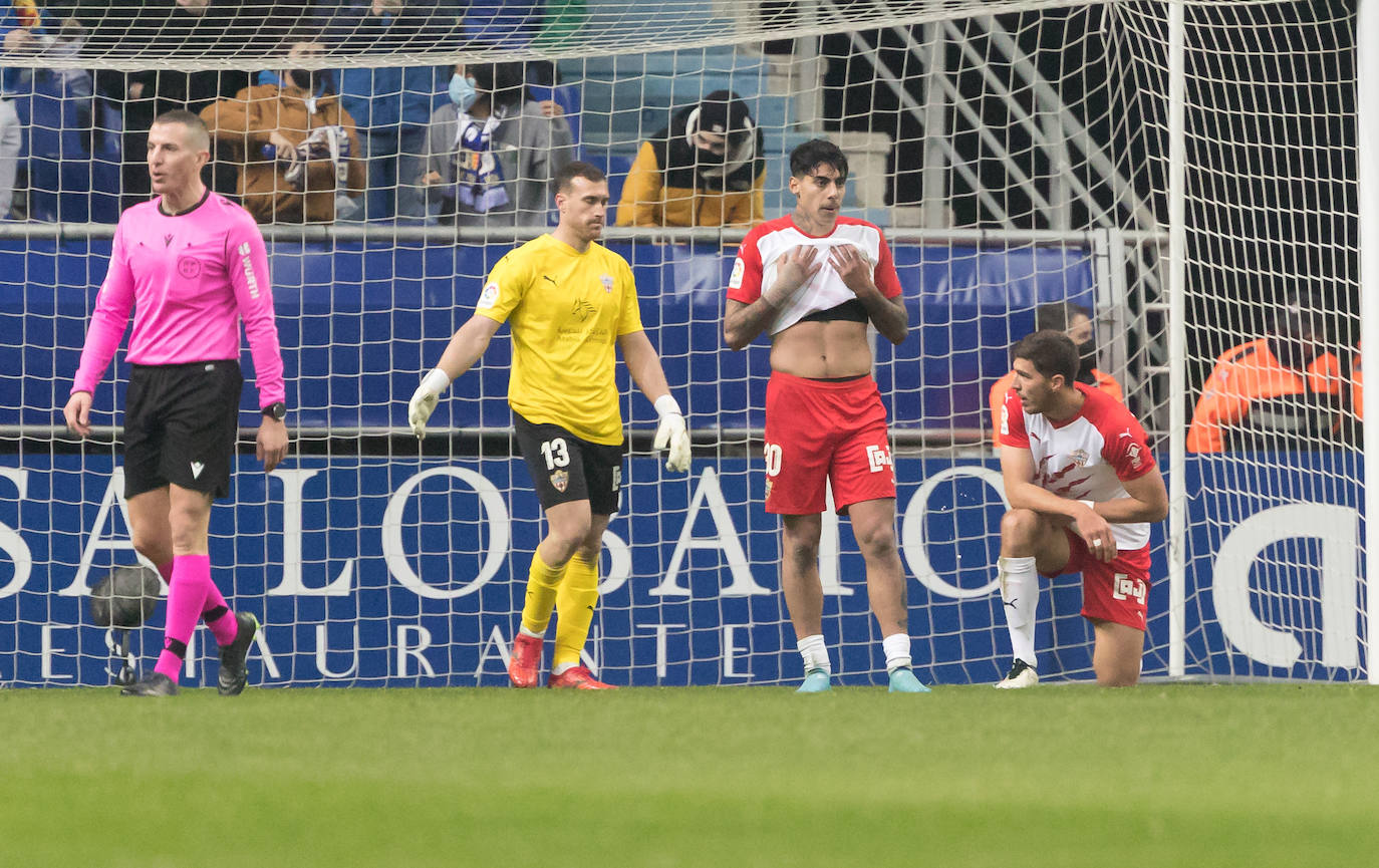 Pesar en los jugadores rojiblancos tras encajar el segundo gol. 