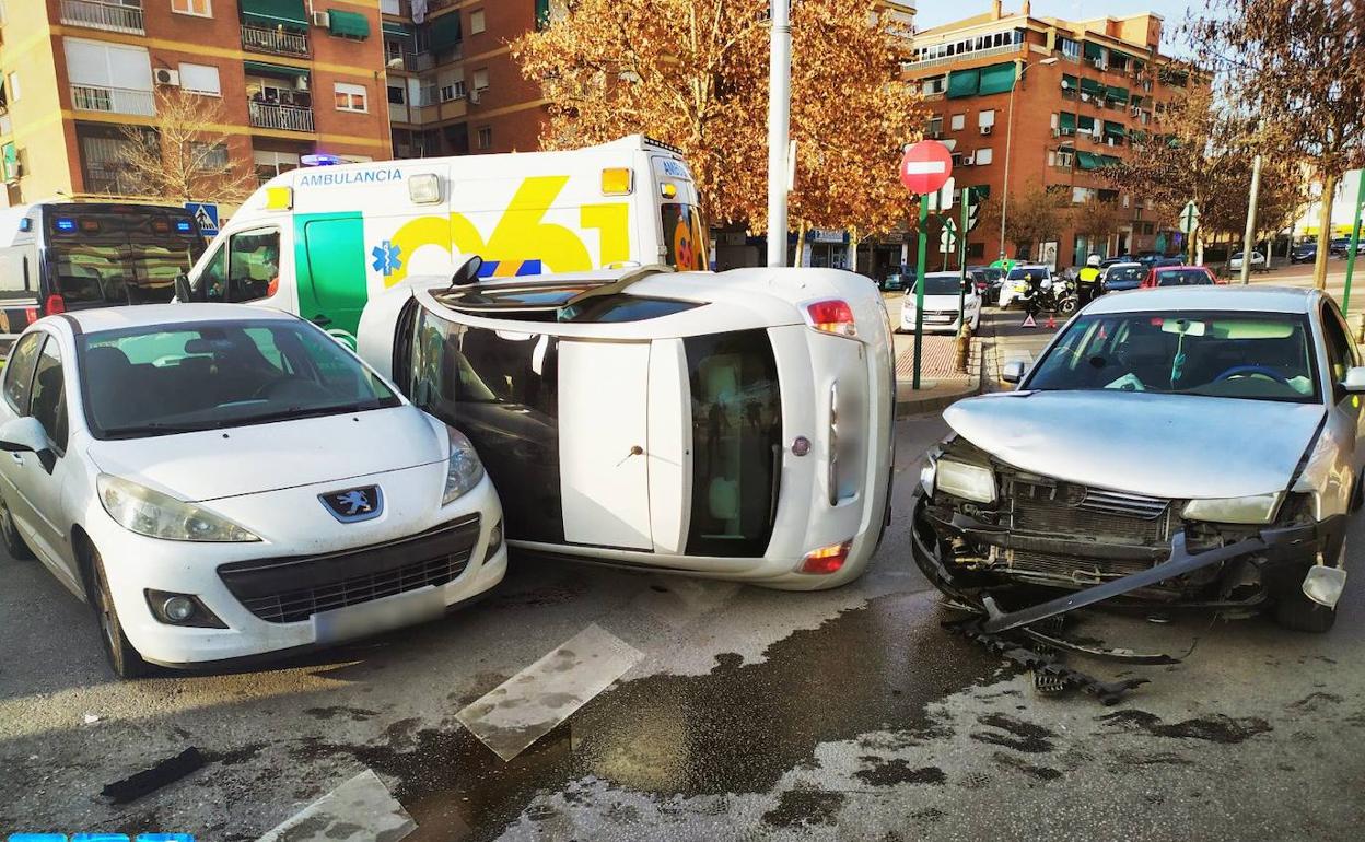 En el accidente se vieron involucrados tres vehículos. 