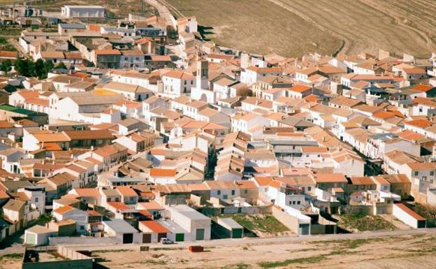 La tasa de Pedro Martínez, la más alta de Andalucía por un brote en una residencia de mayores