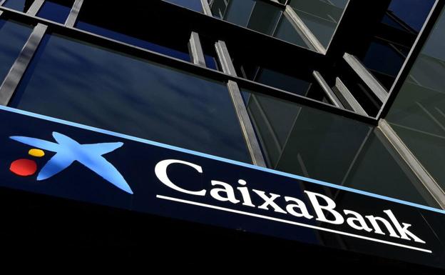 Aviso de Caixabank a sus clientes por un nuevo SMS falso para robar la tarjeta de crédito