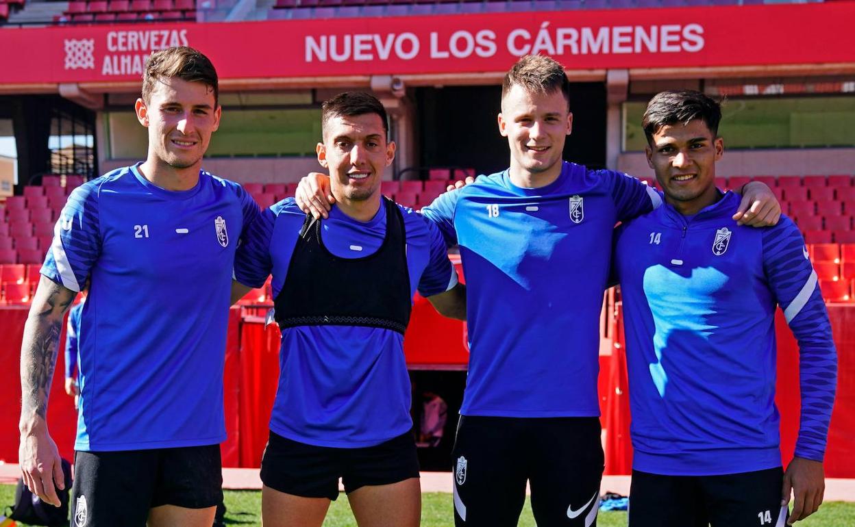 Raba, Uzuni, Petrovic y Arezo, los cuatro últimos fichajes. 